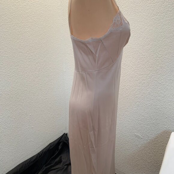 Vintage Shadow Line lace trim slip size small great condition - Picture 2 of 8